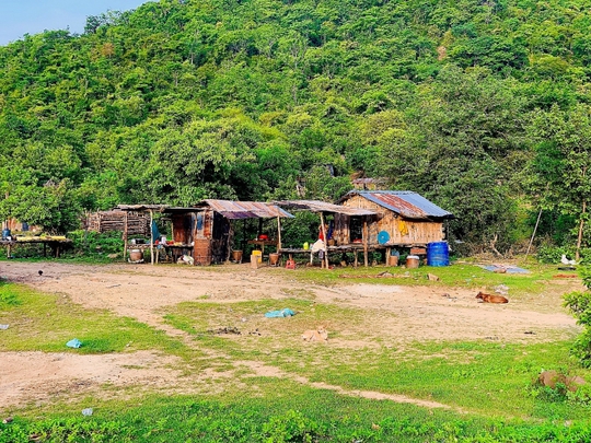 Ninh Thuận có suối Ô Căm - Vẻ đẹp thiên nhiên giữa núi rừng Bác Ái - Ảnh 8.