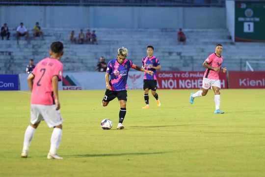 Thắng trận đầu tiên, Sài Gòn FC vẫn đứng chót bảng xếp hạng V-League 2022 - Ảnh 2.