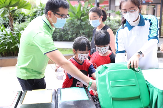 Trẻ em TP HCM nâng cao ý thức phân loại và thu gom rác thải - Ảnh 3.