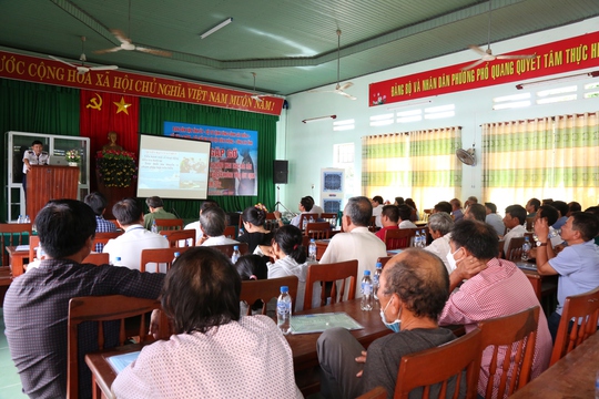 Tuyên truyền chống khai thác thuỷ sản bất hợp pháp cho ngư dân Quảng Ngãi - Ảnh 3.