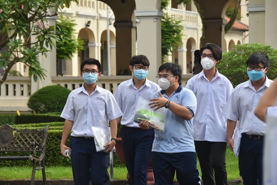 TP HCM: Hơn 85.000 thí sinh dự thi tốt nghiệp trung học phổ thông - Ảnh 2.