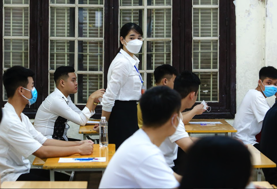 Bộ GD-ĐT lên tiếng về thông tin lộ đề môn ngữ văn - Ảnh 1.