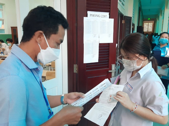 Ngày thứ hai thi tốt nghiệp THPT: Hạn chế tối đa sai sót khi thi bài tổ hợp - Ảnh 6.