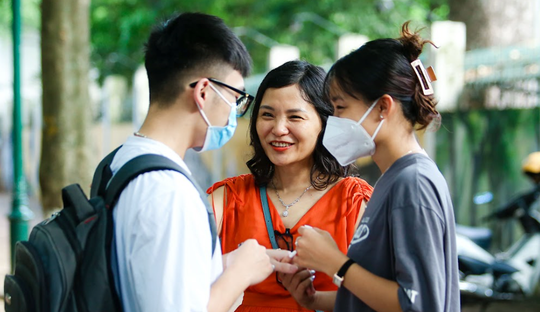 Ngày thứ hai thi tốt nghiệp THPT: Hạn chế tối đa sai sót khi thi bài tổ hợp - Ảnh 2.