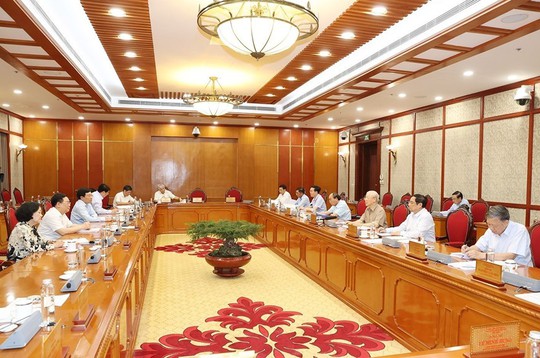 Bộ Chính trị kỷ luật Ban cán sự đảng UBND TP HCM nhiệm kỳ 2016-2021 và ông Nguyễn Thành Phong - Ảnh 1.