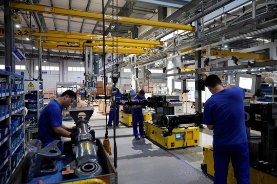 Giá dầu hạ nhiệt trước kịch bản khó lường - Ảnh 1.