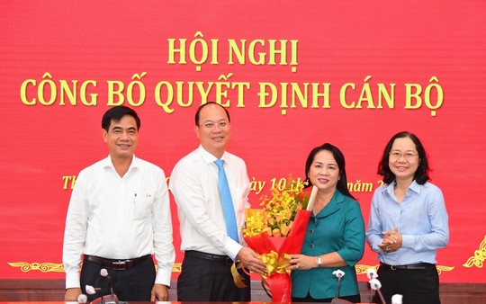 Trao quyết định bà Trần Kim Yến giữ chức Chủ tịch Ủy ban MTTQ TP HCM - Ảnh 2.