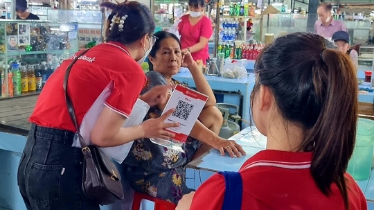 Đi chợ truyền thống không tiền mặt ở quận Tân Bình - Ảnh 3.