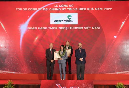 Lần thứ 7 liên tiếp, Vietcombank đứng đầu Top 10 ngân hàng uy tín - Ảnh 3.