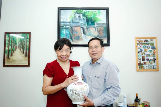 Mai vàng nhân ái thăm nhà báo lão thành Phan Quang và nhà thơ Phan Thị Thanh Nhàn - Ảnh 6.
