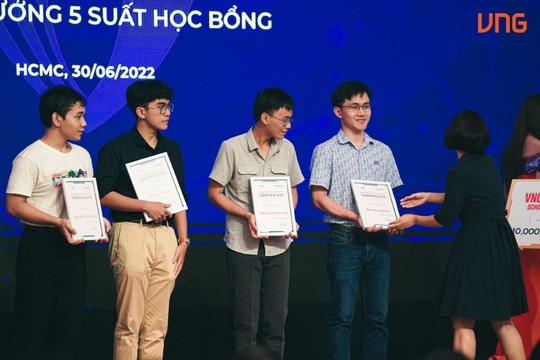 VNG tiếp lửa đam mê với học bổng VNG Gaming Scholarship - Ảnh 1.