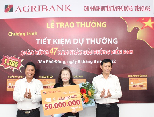 Agribank Tiền Giang trao thưởng gần 1,4 tỉ đồng cho 997 khách hàng may mắn - Ảnh 2.