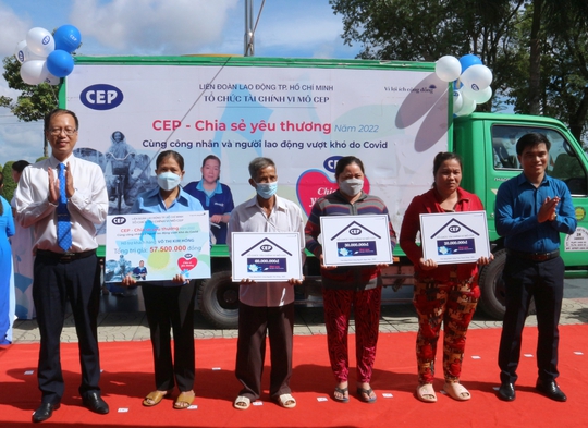 CEP hỗ trợ 469 triệu đồng cho khách hàng khó khăn tại Vĩnh Long - Ảnh 2.