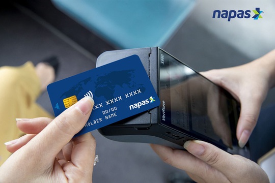 Giảm chi phí mua xăng bằng “chạm” thẻ NAPAS - Ảnh 3.