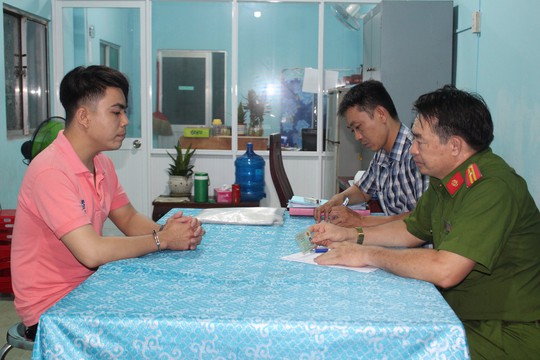 Hai cô gái bán hàng online bị hiếp dâm khi đi giao hàng ở TP HCM - Ảnh 1. Hai cô gái bán hàng online bị hiếp dâm khi đi giao hàng ở TP HCM - Ảnh 1.