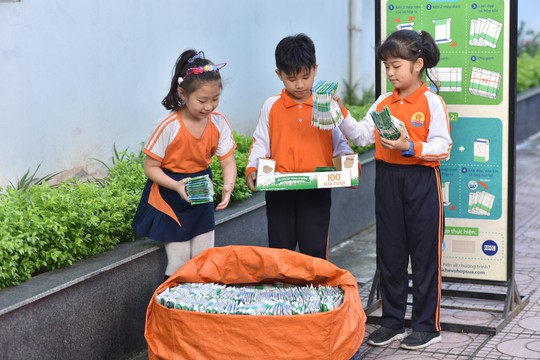 Tetra Pak hợp tác thí điểm mô hình thu mua vỏ hộp giấy đựng đồ uống - Ảnh 1.