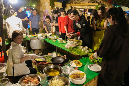 Hàng trăm món ngon hội tụ tại lễ hội Văn hóa ẩm thực, món ngon Saigontourist Group 2022 - Ảnh 11.