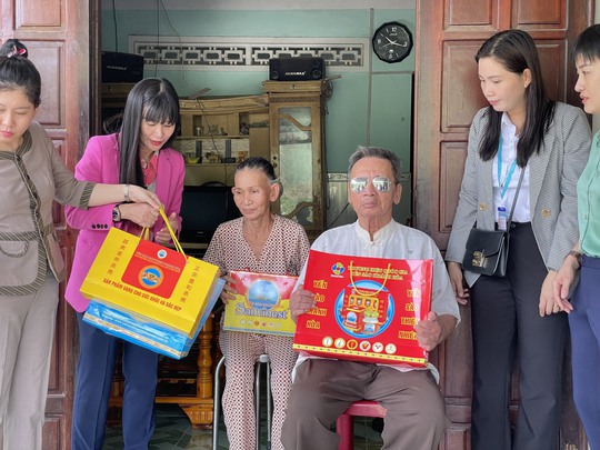 Yến sào Khánh Hòa đồng hành cùng người nghèo, trẻ em vượt khó học giỏi - Ảnh 3.