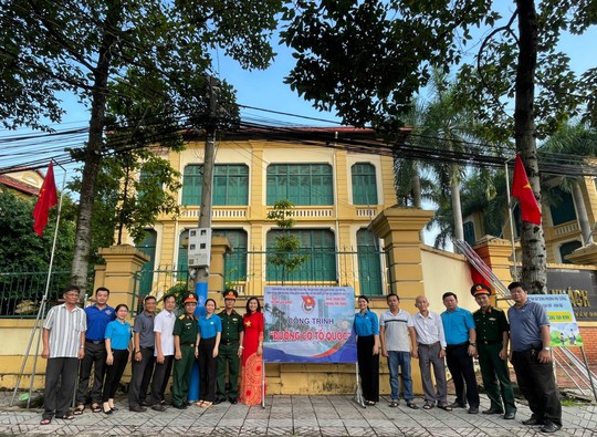 Khánh thành Đường cờ Tổ Quốc ở tỉnh Bình Dương - Ảnh 1.