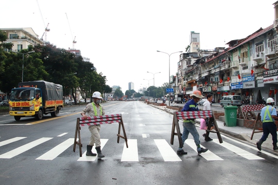 Video: TP HCM chính thức thông xe đường Lê Lợi sau 8 năm - Ảnh 3.