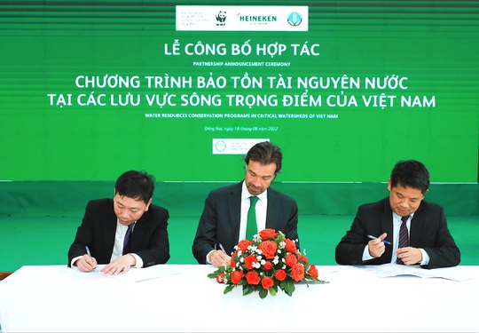 Hành trình “Chung tay sẻ chia” đến khắp mọi miền của hơn 700 nhân viên HEINEKEN Việt Nam - Ảnh 1.