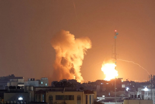 Israel không kích, rốc-két đáp trả lại phóng từ Gaza - Ảnh 4.