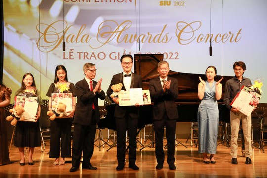 Khai mạc Gala trao giải Cuộc thi Piano SIU 2022 - Ảnh 1.