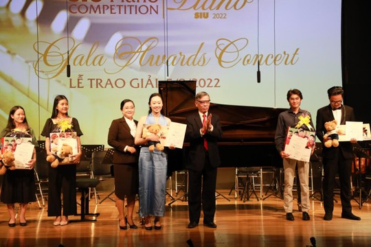Khai mạc Gala trao giải Cuộc thi Piano SIU 2022 - Ảnh 2.