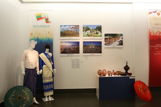 Triển lãm tôn vinh các giá trị văn hoá truyền thống ASEAN - Ảnh 8.