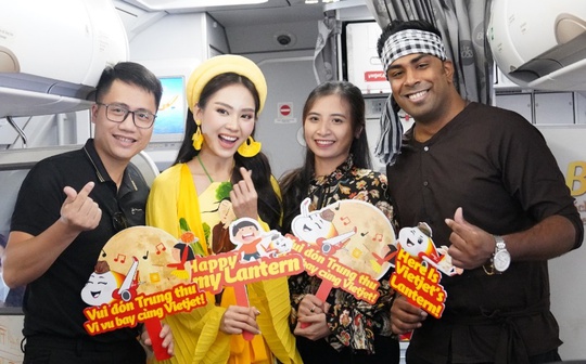 “Chị Hằng” Huỳnh Nguyễn Mai Phương bất ngờ vui Tết Trung Thu trên chuyến bay Vietjet - Ảnh 11.