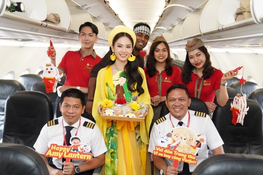 “Chị Hằng” Huỳnh Nguyễn Mai Phương bất ngờ vui Tết Trung Thu trên chuyến bay Vietjet - Ảnh 12.
