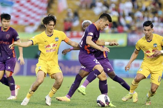 Vòng 16 V-League 2022: HAGL, SLNA và Hà Nội bị chia điểm - Ảnh 1.