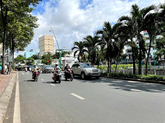 Lý do Sở GTVT TP HCM không muốn một đoạn đường Trường Sa thành phố ẩm thực - Ảnh 1.