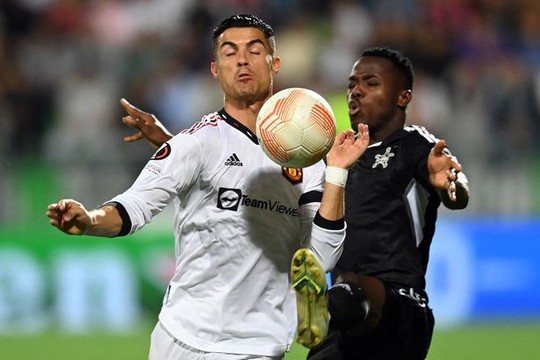 Ronaldo “thông nòng” nhưng vẫn kém sắc - Ảnh 3.
