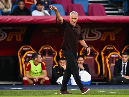 Mourinho lại chịu thiệt vì cá tính mạnh - Ảnh 3.