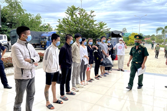 CLIP: Giải cứu hàng chục công dân Việt Nam khỏi casino ở Campuchia - Ảnh 3.