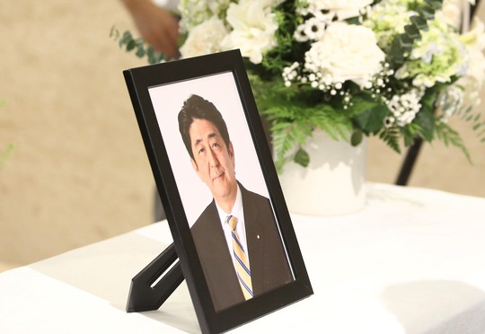Cố Thủ tướng Nhật Bản Abe Shinzo - Người bạn lớn có tình cảm đặc biệt với Việt Nam - Ảnh 1.