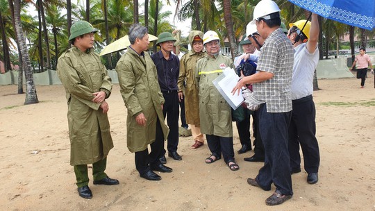 Bộ trưởng Lê Minh Hoan kiểm tra việc phòng chống bão Noru tại Quảng Nam - Ảnh 1.