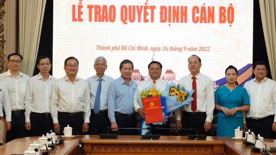 TP HCM điều động nhân sự lãnh đạo từ quận sang tổng công ty - Ảnh 3.