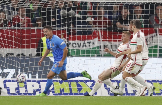 Hạ ngựa ô Hungary, tuyển Ý đoạt vé bán kết thứ ba Nations League - Ảnh 2.