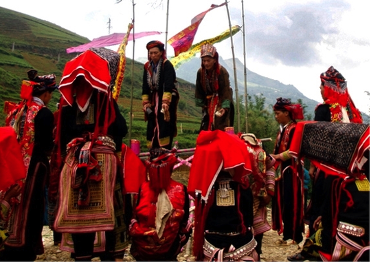 Tái hiện nhiều nghi lễ truyền thống trong Ngày hội văn hoá dân tộc Dao - Ảnh 1.