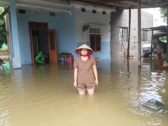 Mưa lũ khiến trên 7.300 nhà dân bị ngập, 2 người chết, 1 người mất tích - Ảnh 3.