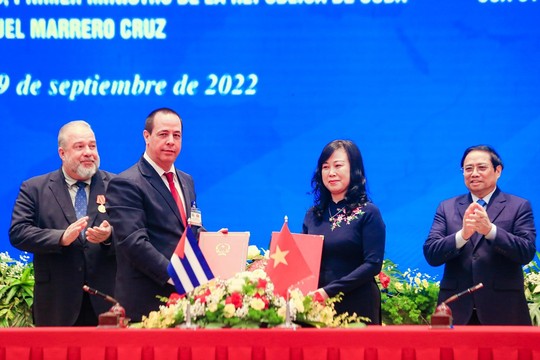 Thủ tướng Phạm Minh Chính đón Thủ tướng Cuba lần đầu thăm chính thức Việt Nam - Ảnh 22.