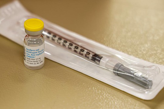 CDC Mỹ lạc quan về hiệu quả của vắc-xin đậu mùa khỉ - Ảnh 1.