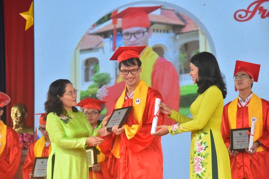 Sôi nổi ngày khai trường - Ảnh 3.