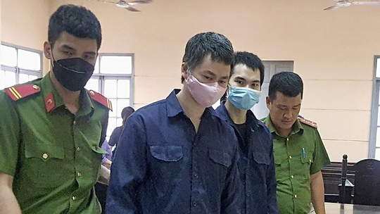 TP HCM: Cùng bạn trai vào tù vì phẫu thuật thẩm mỹ chui - Ảnh 2.