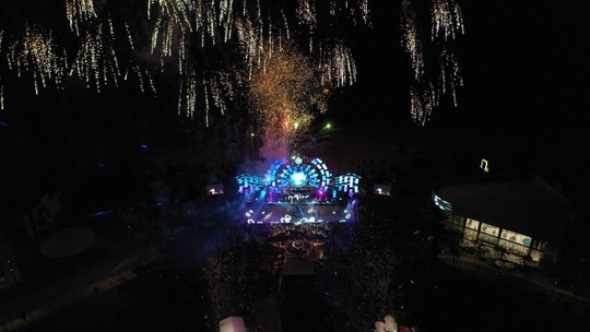 Tóc Tiên, Isaac “cháy hết mình cùng 15.000 khán giả tại đại nhạc hội hoành tráng bậc nhất Hồ Tràm - Ảnh 8.