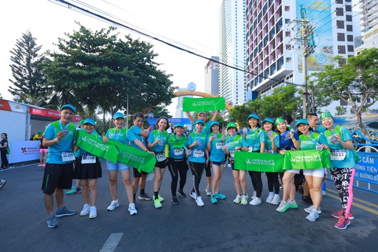 Herbalife Việt Nam là nhà tài trợ dinh dưỡng tại VnExpress Marathon Marvelous Nha Trang 2022 - Ảnh 1.