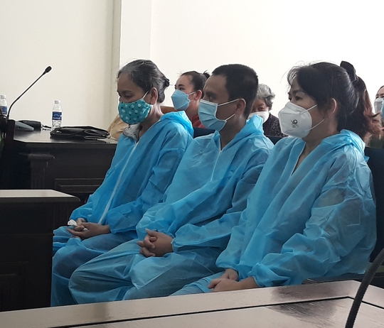 Vợ của nguyên thượng tá biên phòng lãnh án vì buôn lậu - Ảnh 1.