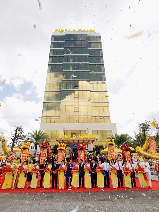 Báo Người Lao Động chúc mừng Nam A Bank Cần Thơ khai trương trụ sở mới - Ảnh 1.